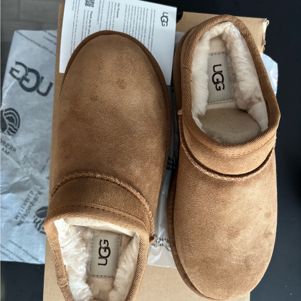 UGG Classic Slipper NWT Women’s Size 5 - Picture 6 of 7